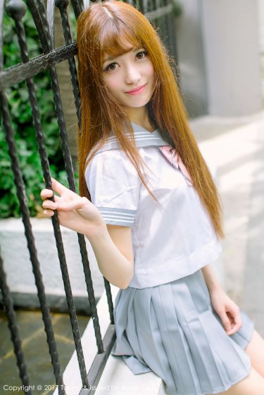 动漫美女吸奶